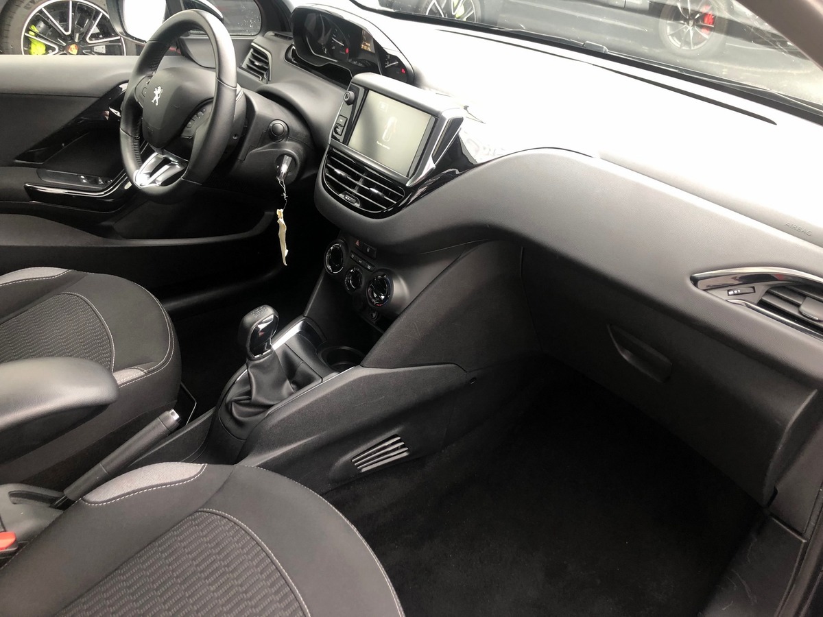 Peugeot 208 ph.2 1.6 BlueHdi 100 BUSINESS GPS