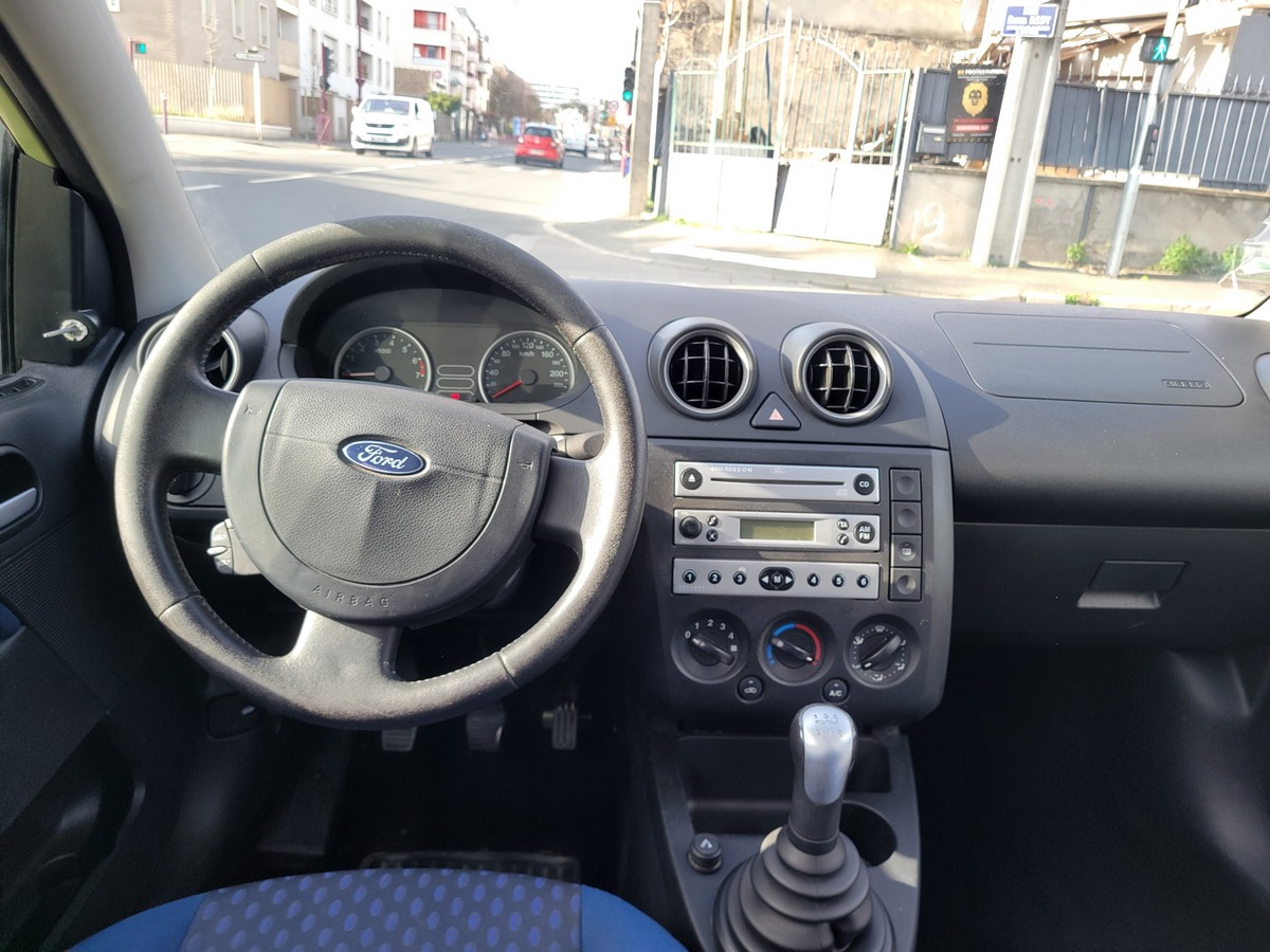 Ford Fiesta IV 1.3 i 69 CH SENSO 5P
