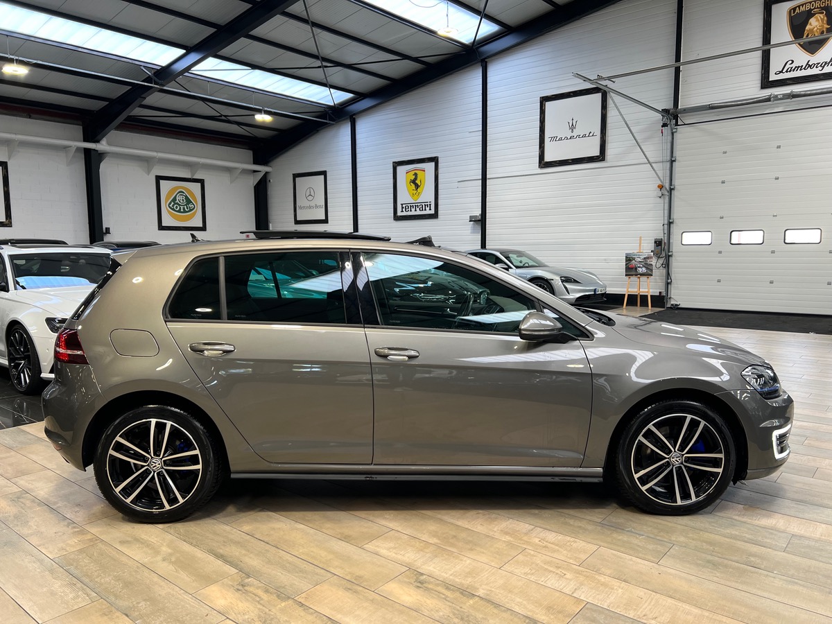 Volkswagen Golf VII 7 1.4 TSI 204 GTE DSG6 TOIT PANORAMIQUE 5p