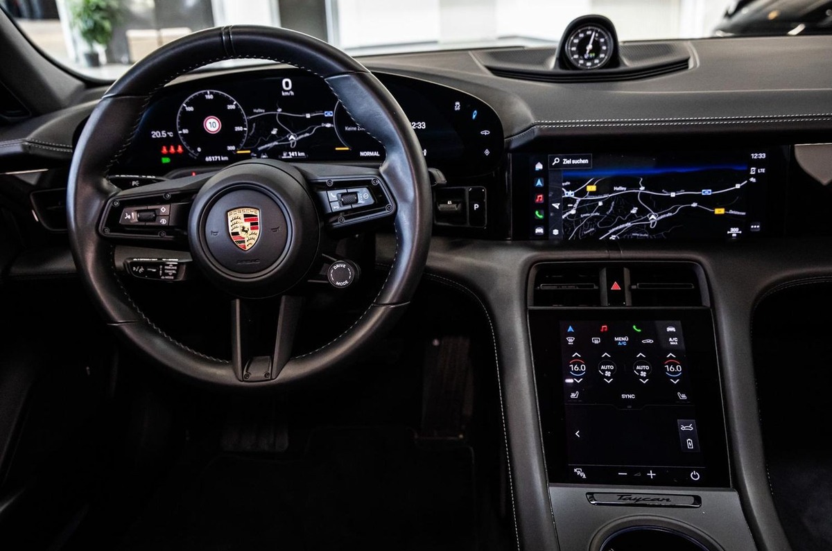 Porsche Taycan 4S avec batterie performance plus / Bose
