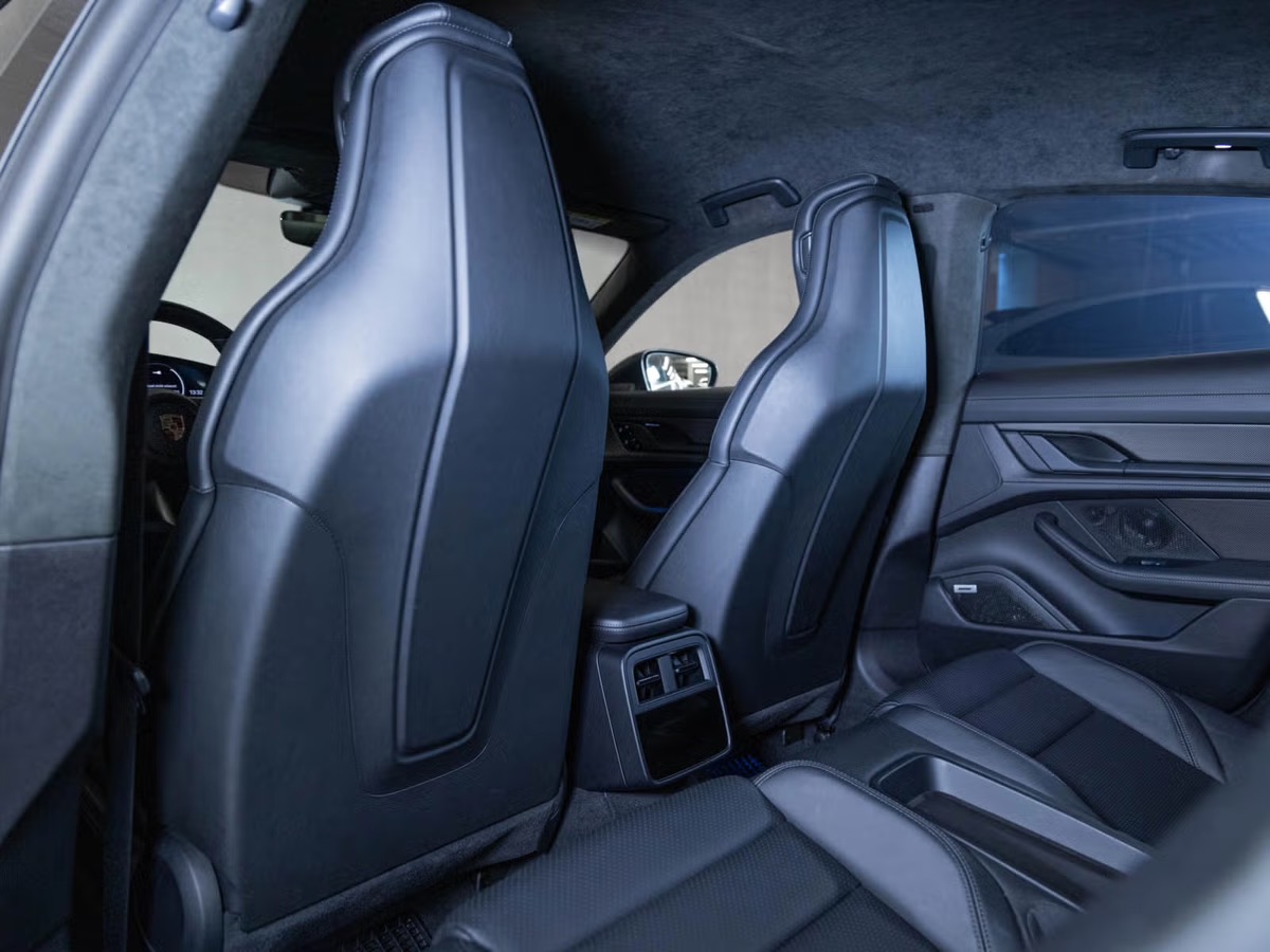 Porsche Taycan Turbo 680ch Performance Battery+ Ecran Passager/360/Bose/Inno/Keyless/Roues AR direc.