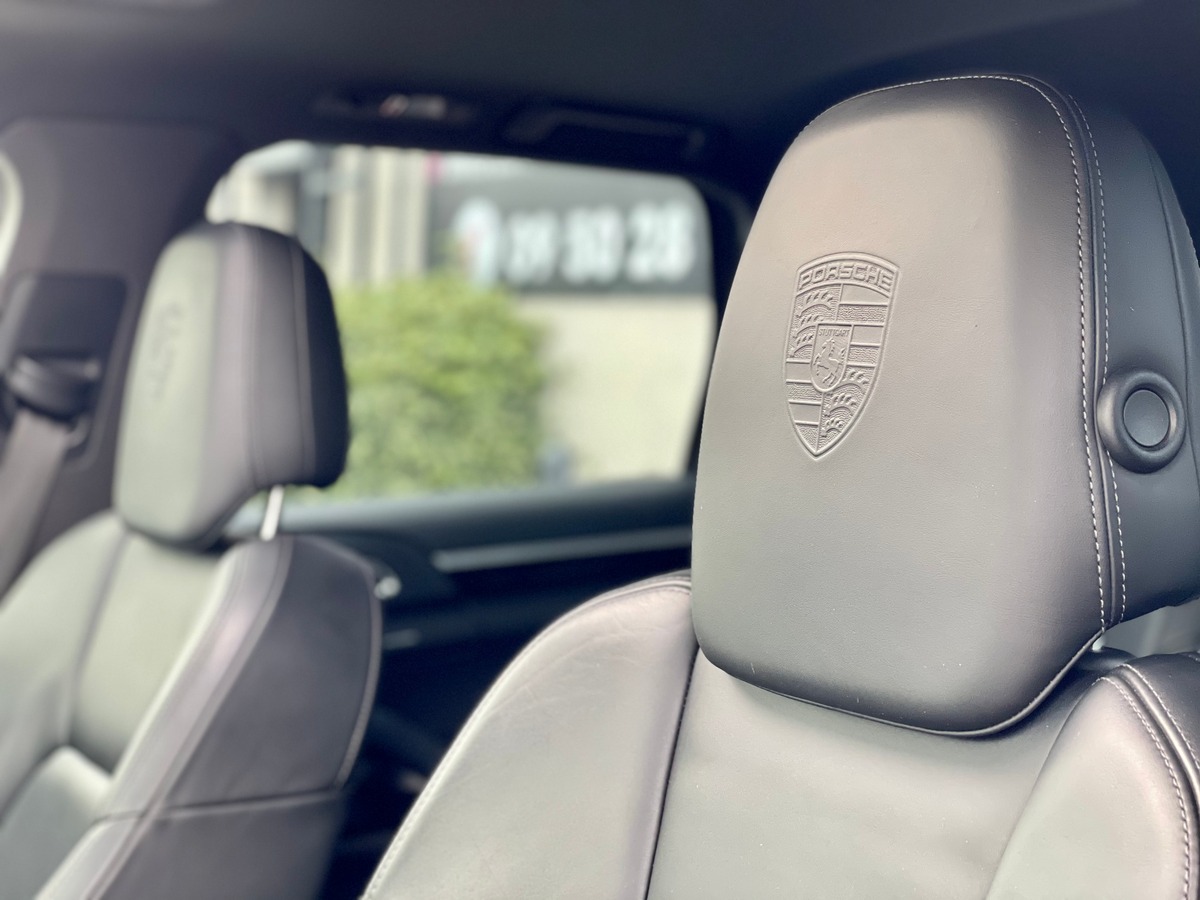 Porsche Cayenne S V8 4.2 TDi DPF 382 AWD b