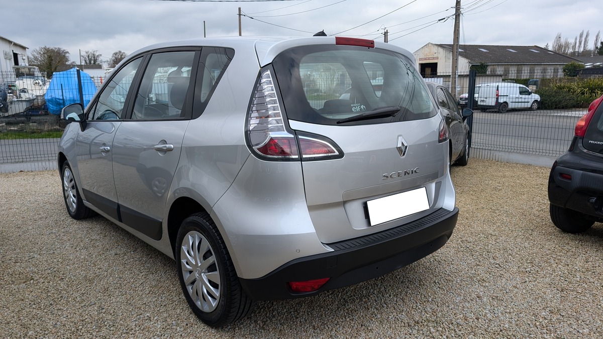 RENAULT Scenic III 1.6i 16v 110