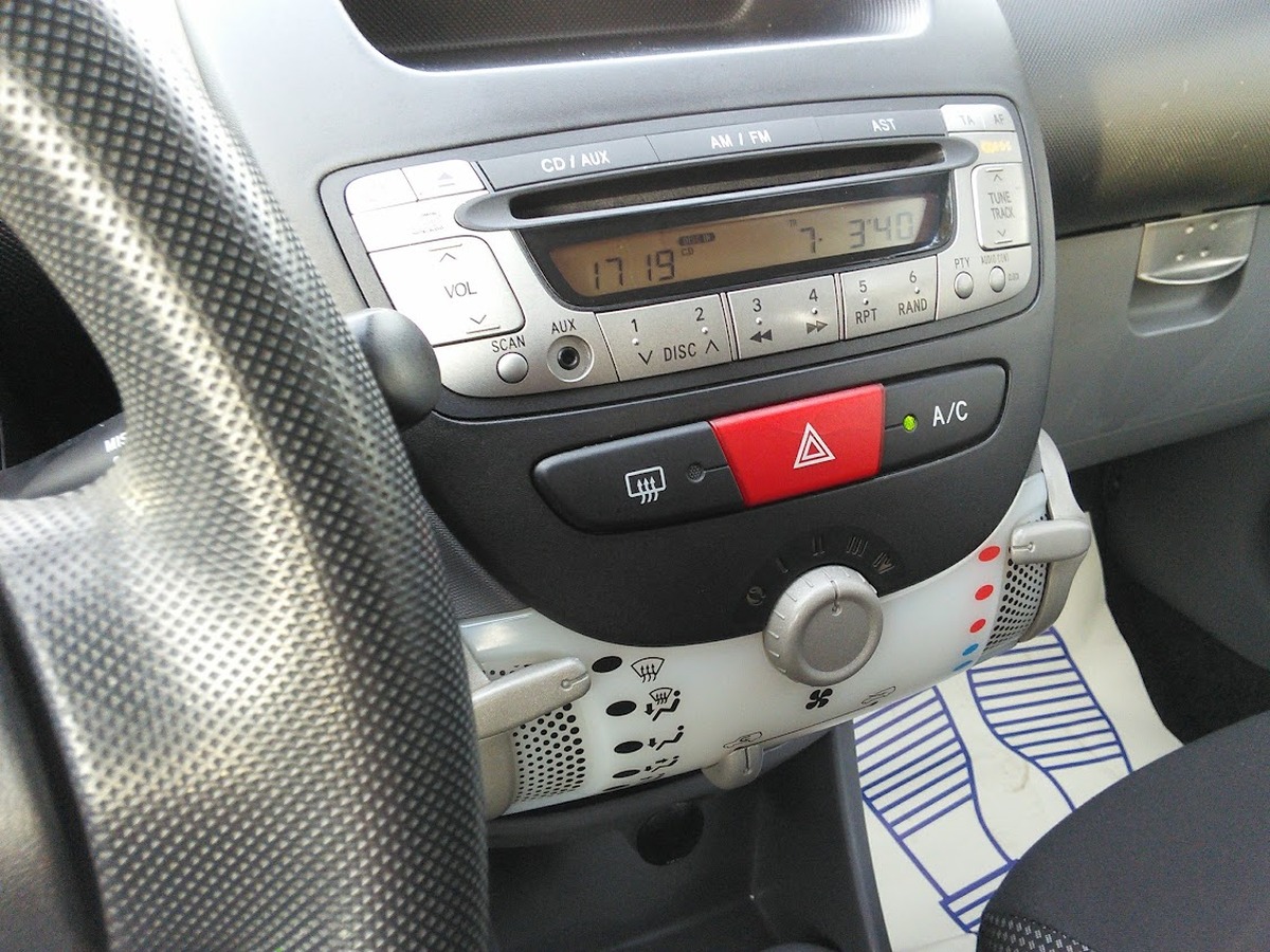 Toyota Aygo 1.0 68 Confort CLIM 5 PORTES