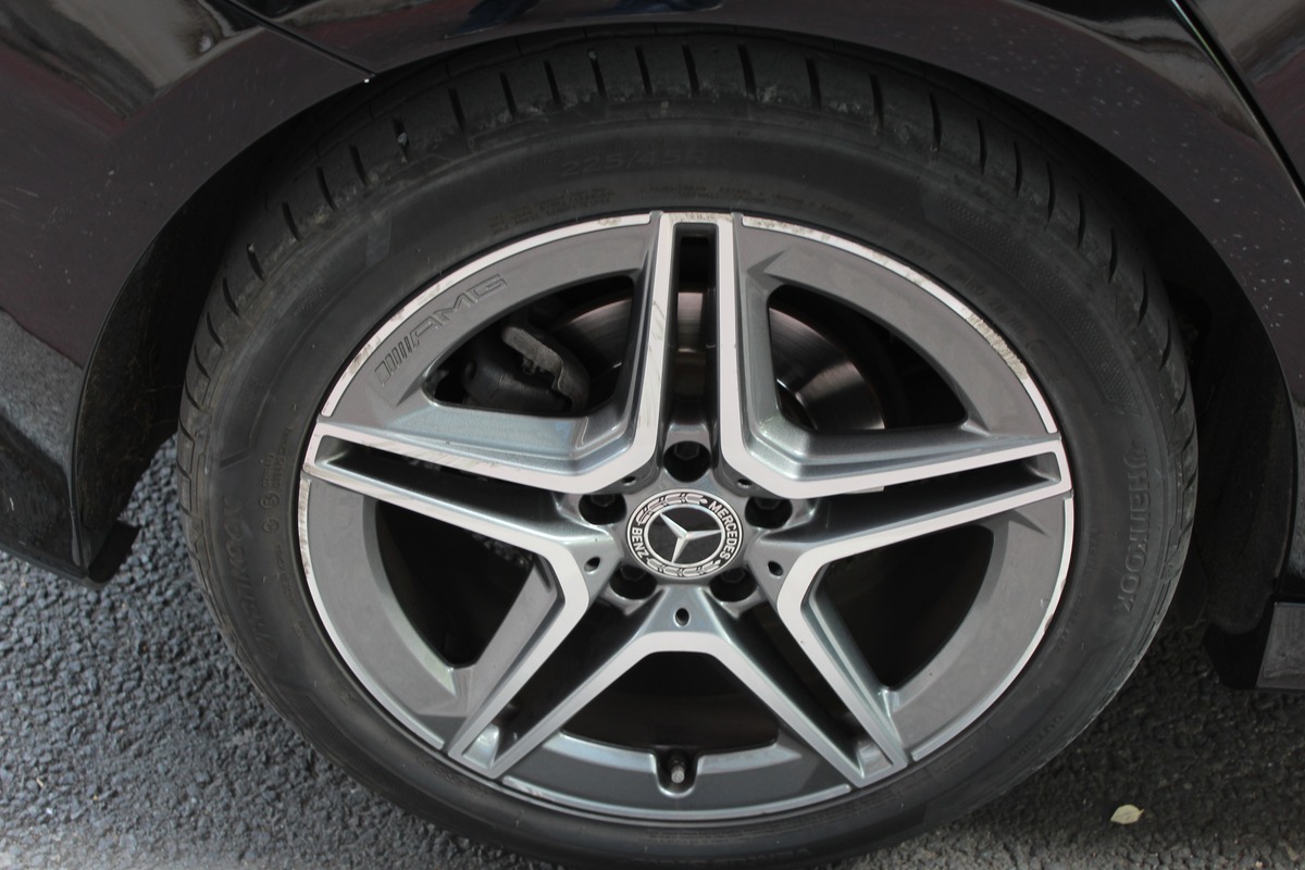 Mercedes Benz CLASSE B III 180 D AMG LINE 7G-DCT  (attelage)