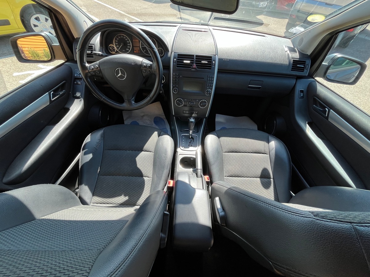 Mercedes-Benz Classe A A180 Phase 2 2.0 CDi CVT 110 CH Boîte automatique AVANTGARDE