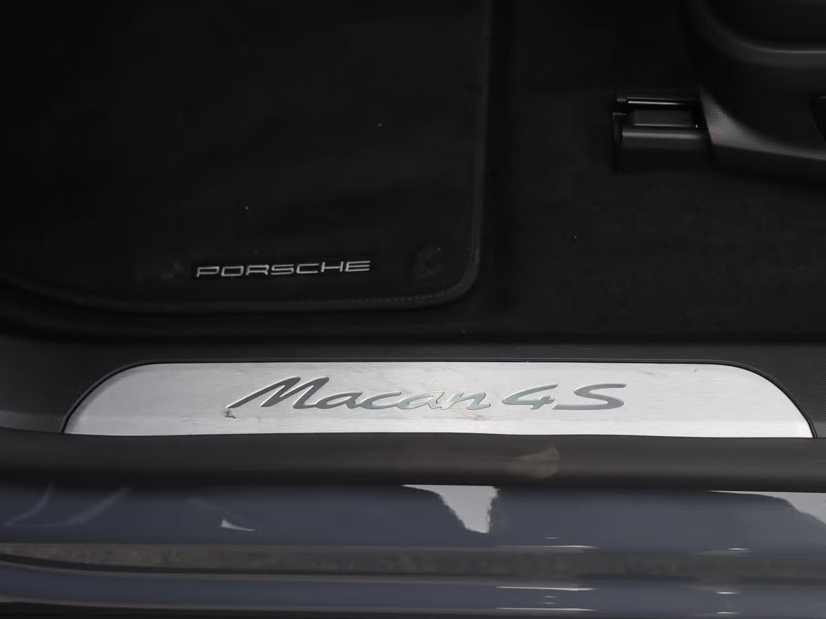 Porsche MACAN 4S 100% Electrique 516ch 22"/Sport Chrono/Pano/HeadUp/Innodrive