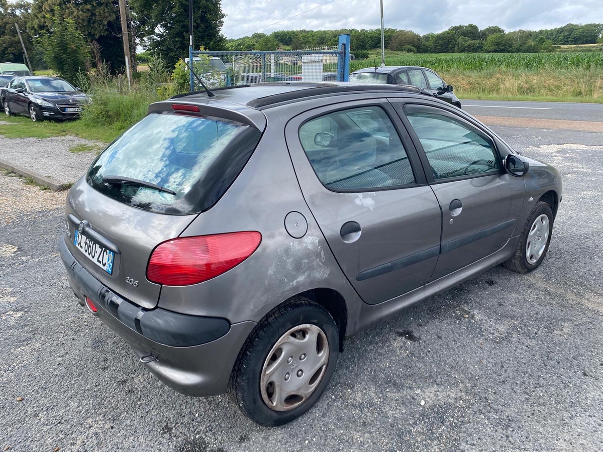 Peugeot 206 1.9d 70cv 145001kms petit prix  faible km