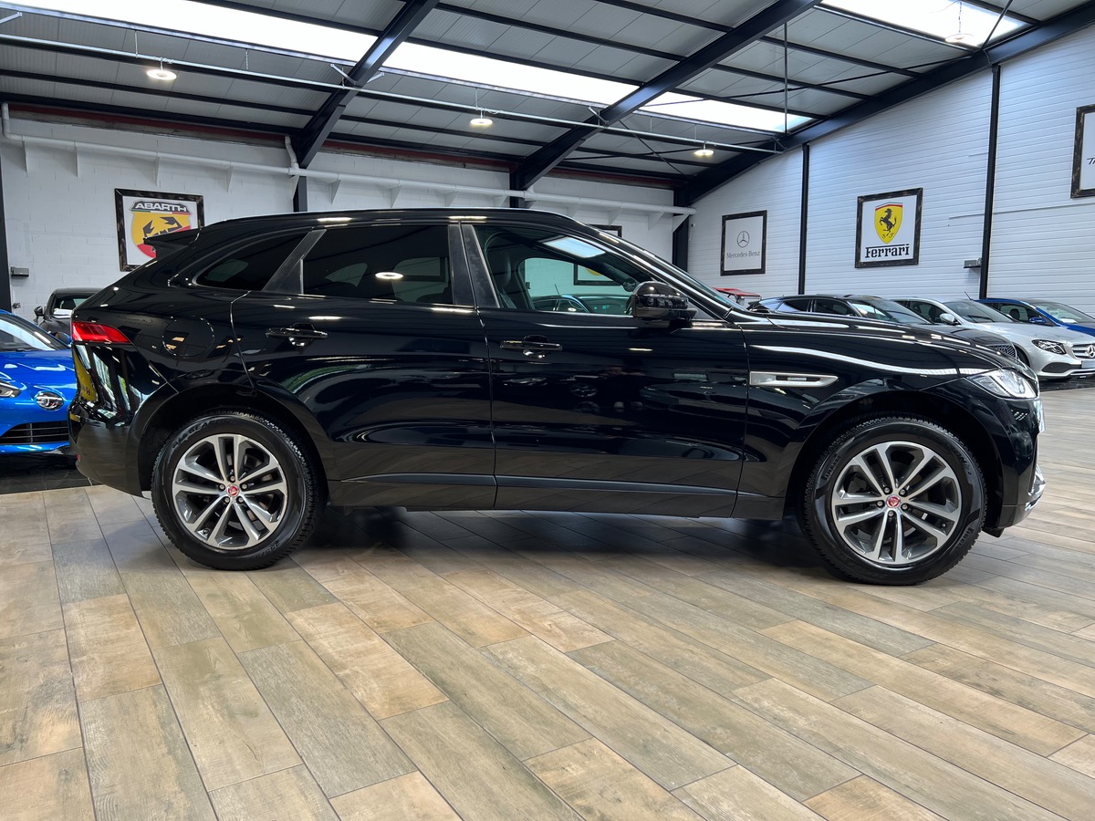 Jaguar F-Pace 2.0 AWD 180CV R-SPORT f