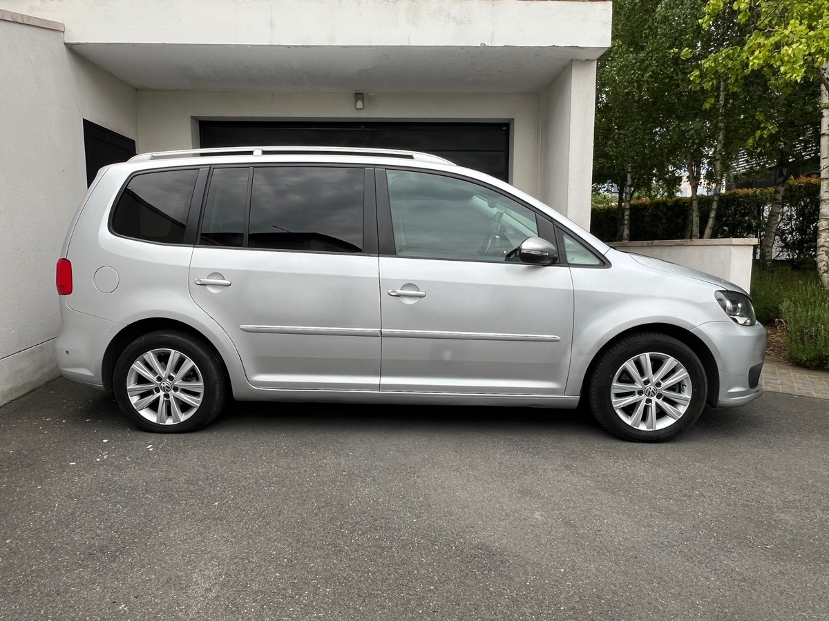Volkswagen Touran Confortline 2.0 TDI 140 DSG6