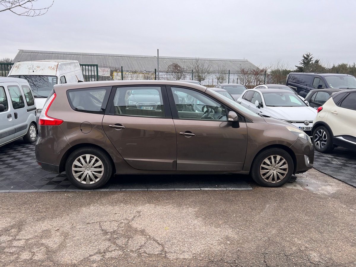 RENAULT Grand Scenic Grand Scénic III 1.9 dCi 131 cv - 7 PLACES - ENTRETIEN A JOUR - DISTRIBUTION OK