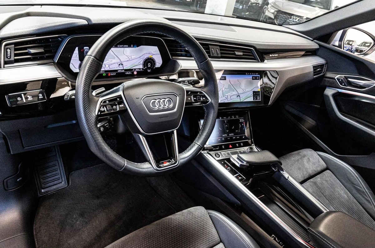 Audi e-tron Sportback 55 408ch S Line e-quattro Toit ouvrant