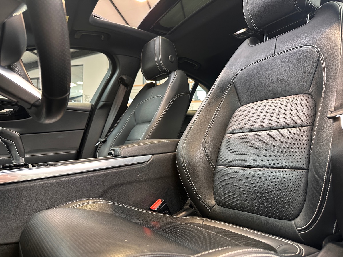 Jaguar XE D180 BVA AWD R-DYNAMIC SE