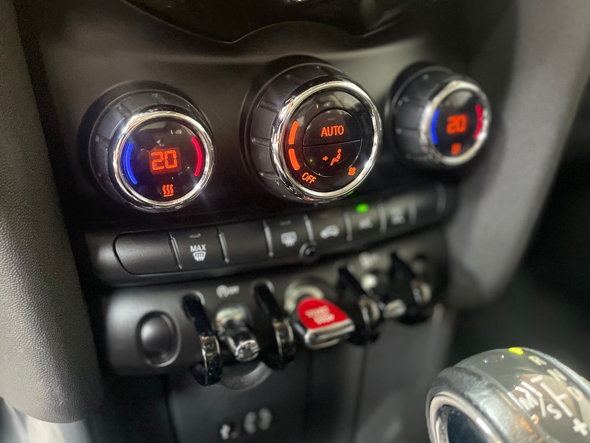 Mini Mini Cooper Shoreditch 1.5D 115ch BVA Garantie 1 an ✅