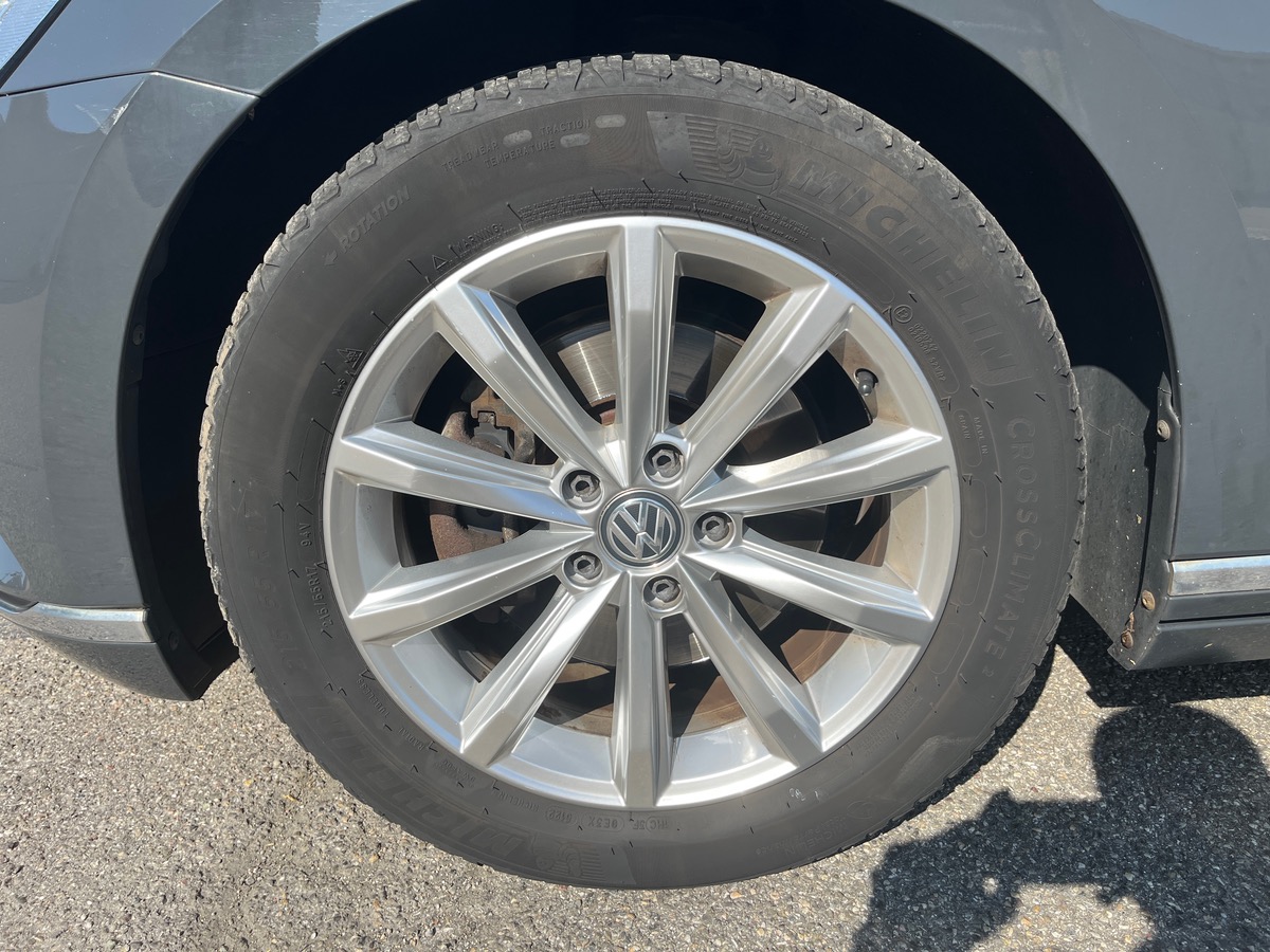 Volkswagen Passat Break SW 2.0 TDI 4Motion DSG6 190cv Finition Carat, attelage, Suivi Complet.