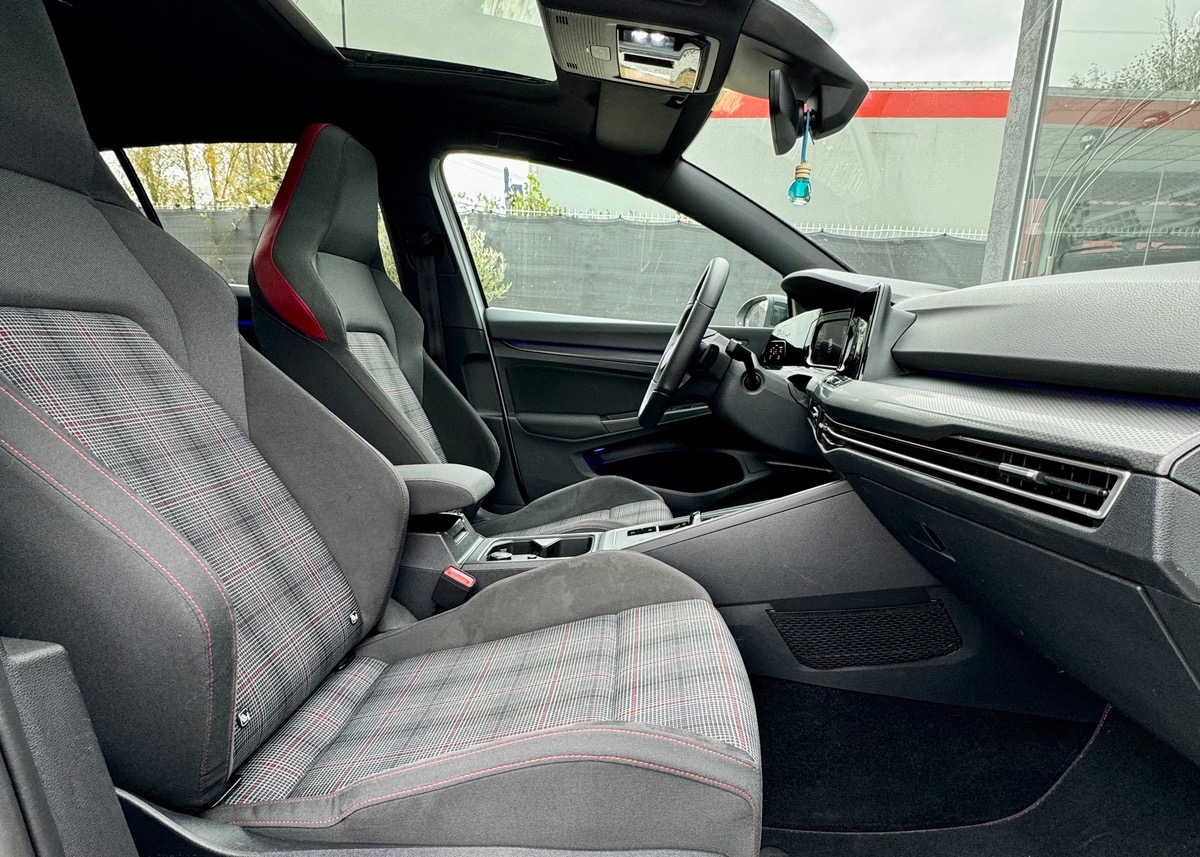 Volkswagen Golf GTI VIII 245 PERFORMANCE