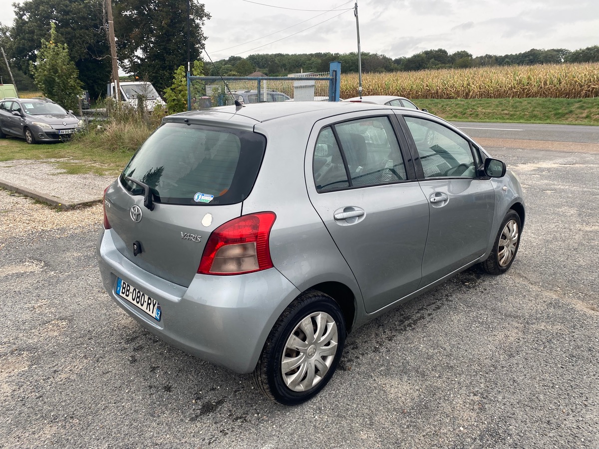 Toyota Yaris 1.3 vvti 90cv faible kilométrages 143000km