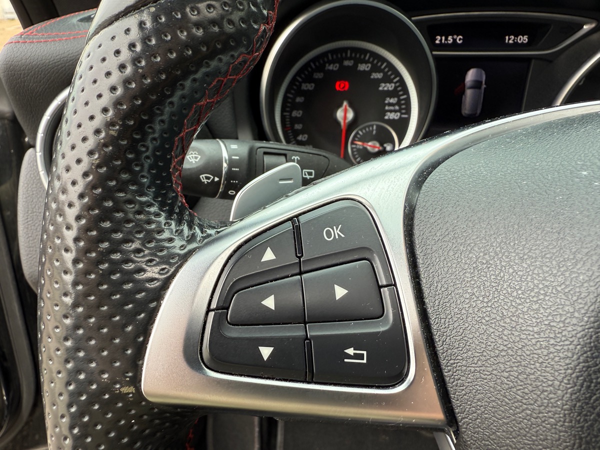Mercedes-Benz CLA Shooting Brake 220 CDi 2.1 7G-DCT 177 cv, AMG line fascination, Toit ouvrant
