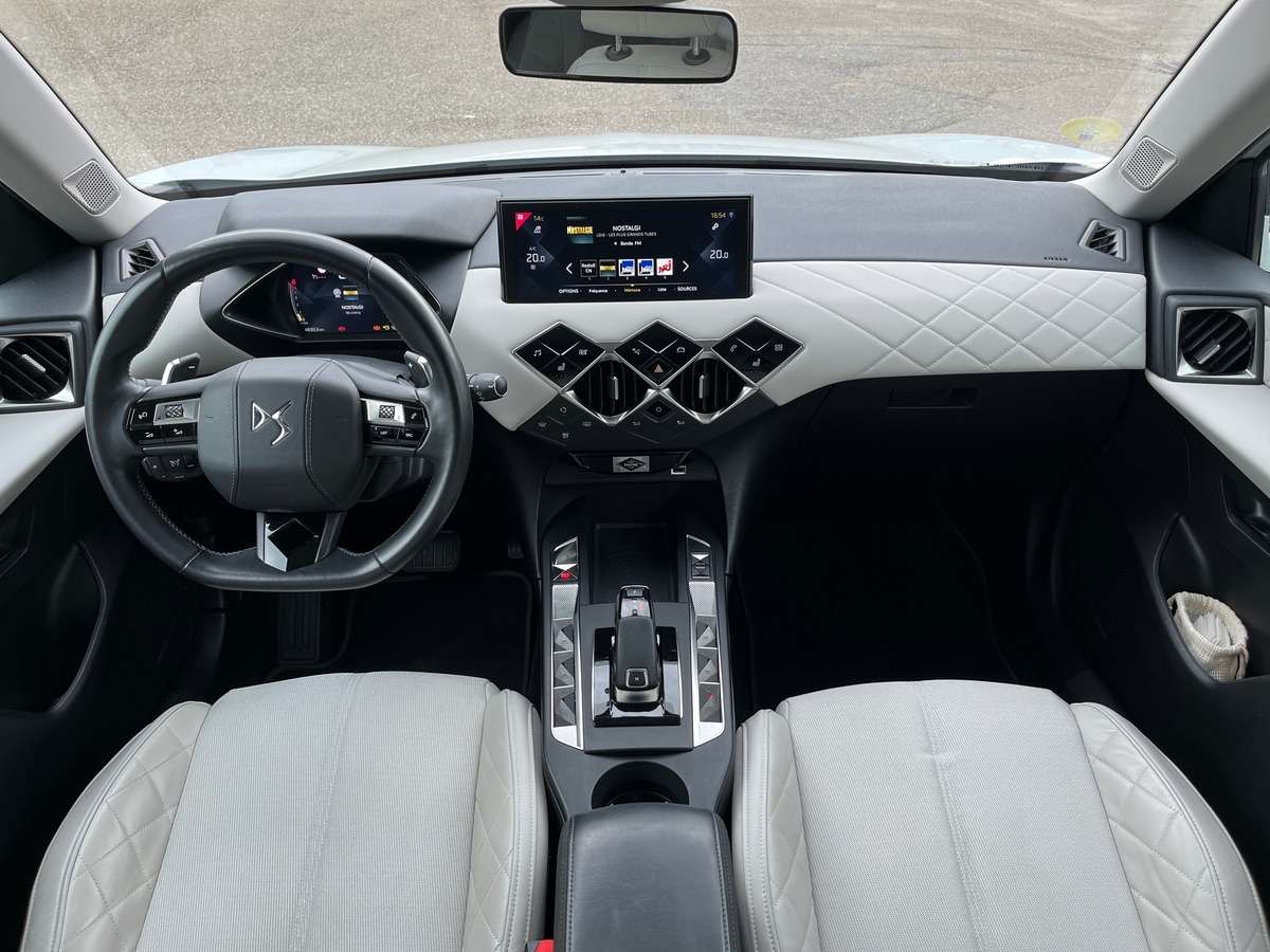 DS DS 3 CROSSBACK BLUE HDI 130ch EAT8,  RIVOLI, SUIVI COMPLET DS, SIEGES CHAUFFANT,