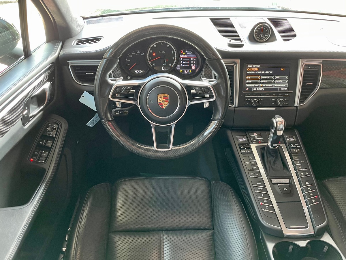 Porsche Macan 3.6 V6 TURBO 400 Full Options a