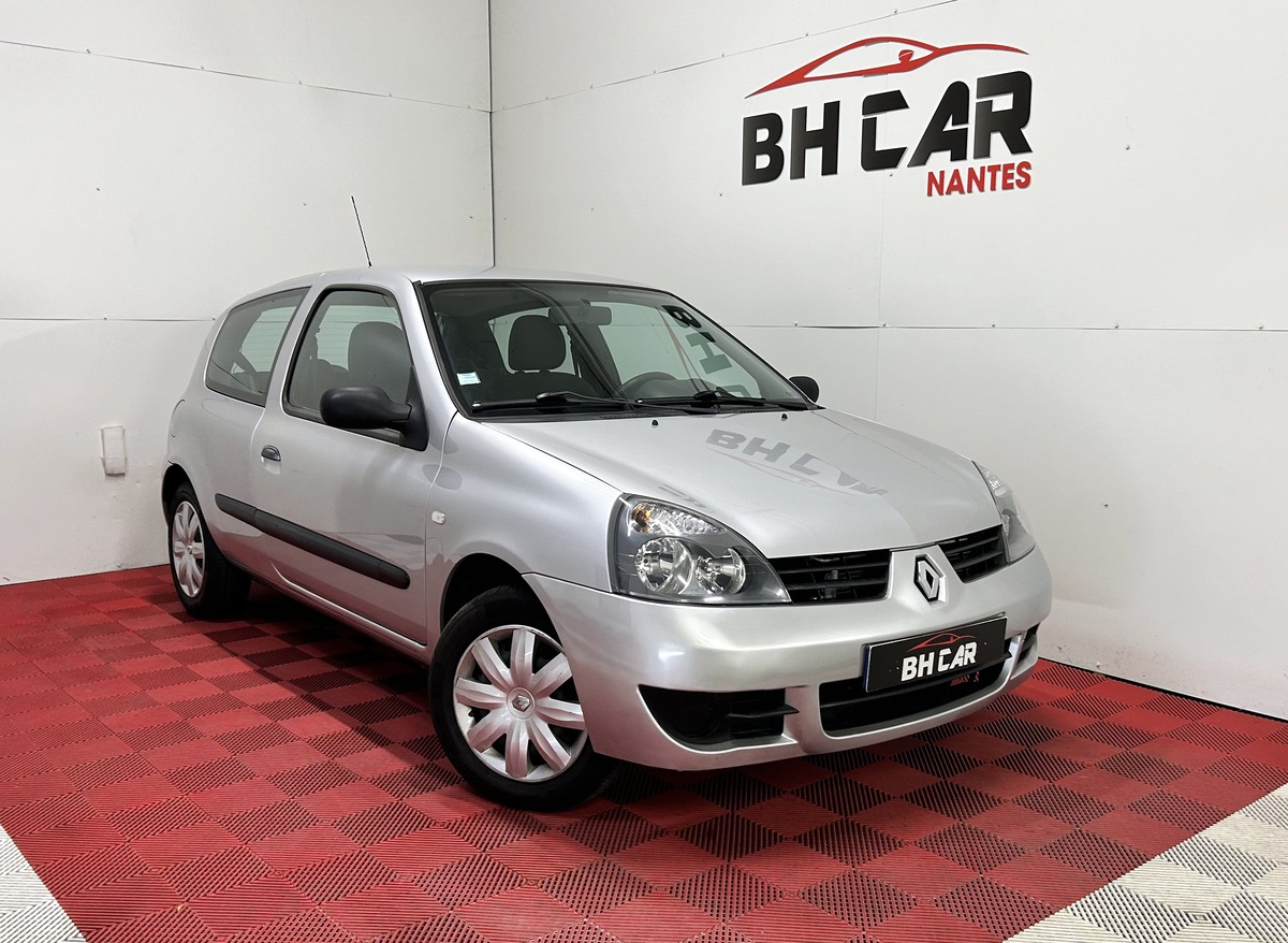 Image: RENAULT Clio 1.2i 75 CH