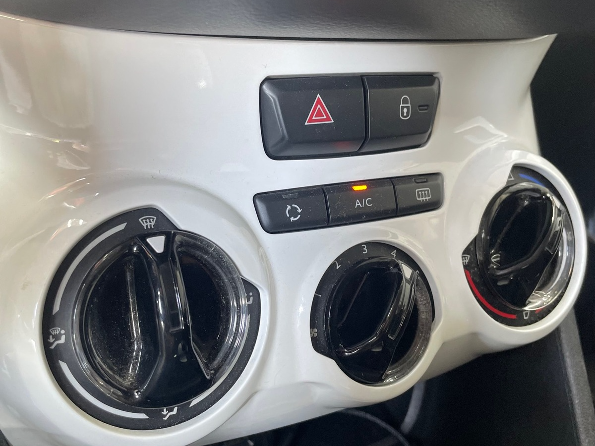 Peugeot 208 1.6 hdi Like 75ch Garantie 6 mois ✅