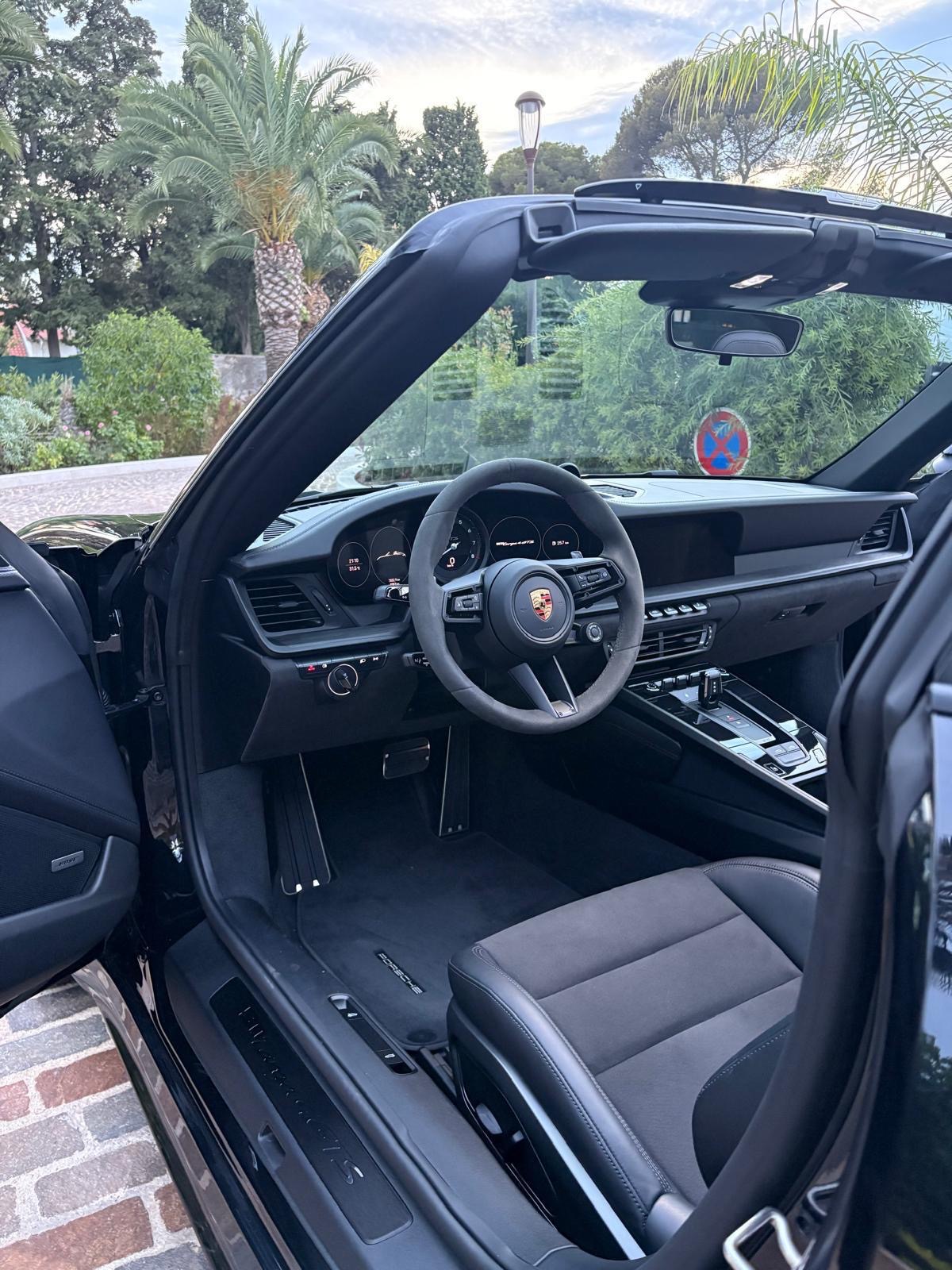 Porsche 911 992 TARGA 4 GTS / 2022 / 9.800 KM