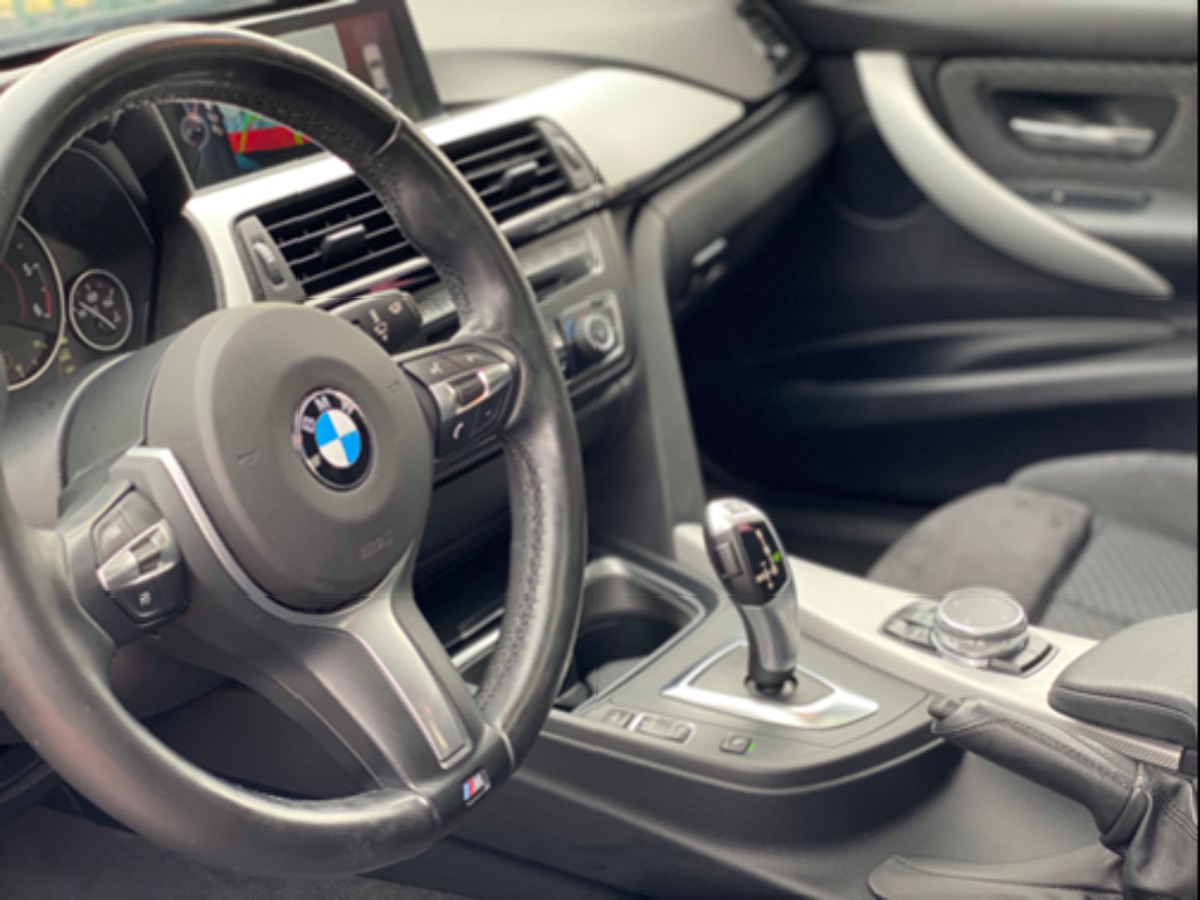 Bmw Série 3 318d BVA M sport toit ouvrant c