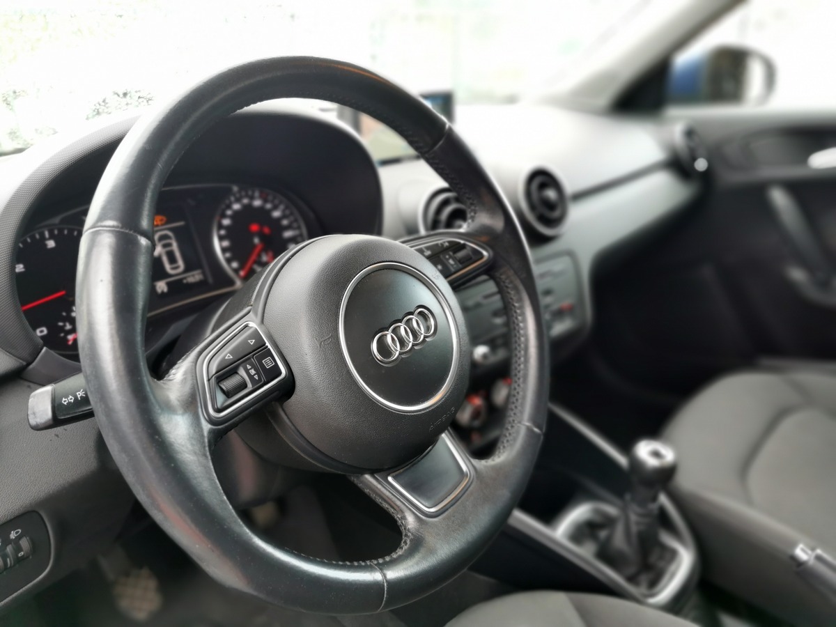 Audi A1 SPORTBACK 1.6 TDI AMBITION 90 GPS/RADAR