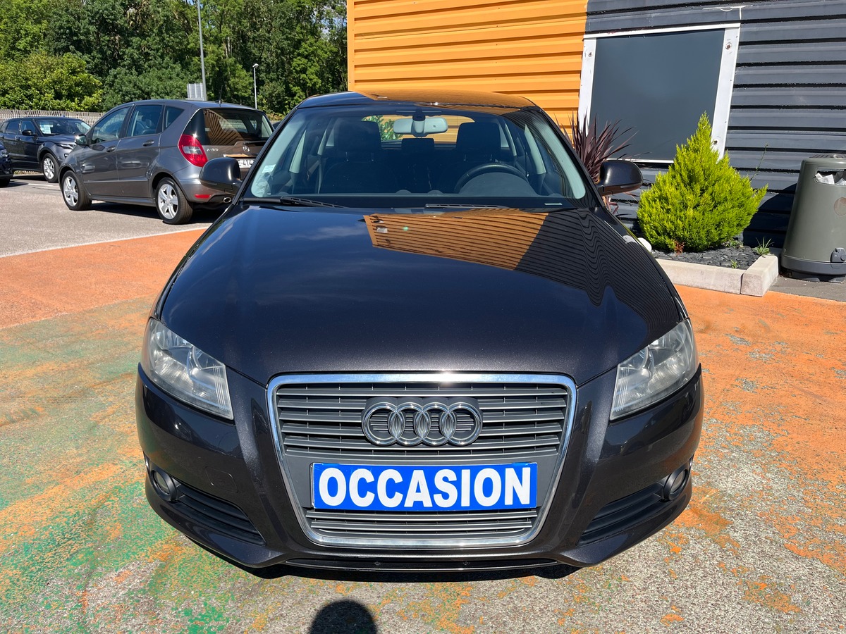 Audi A3 Phase 2 Sportback 1.6 TDi S-Tronic7 105 ch Boîte automatique