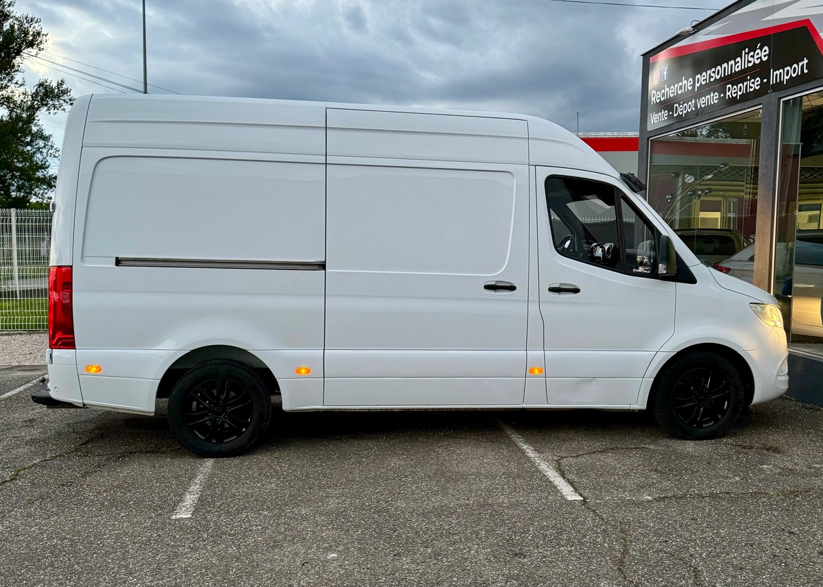 Mercedes-Benz Sprinter 319 V6