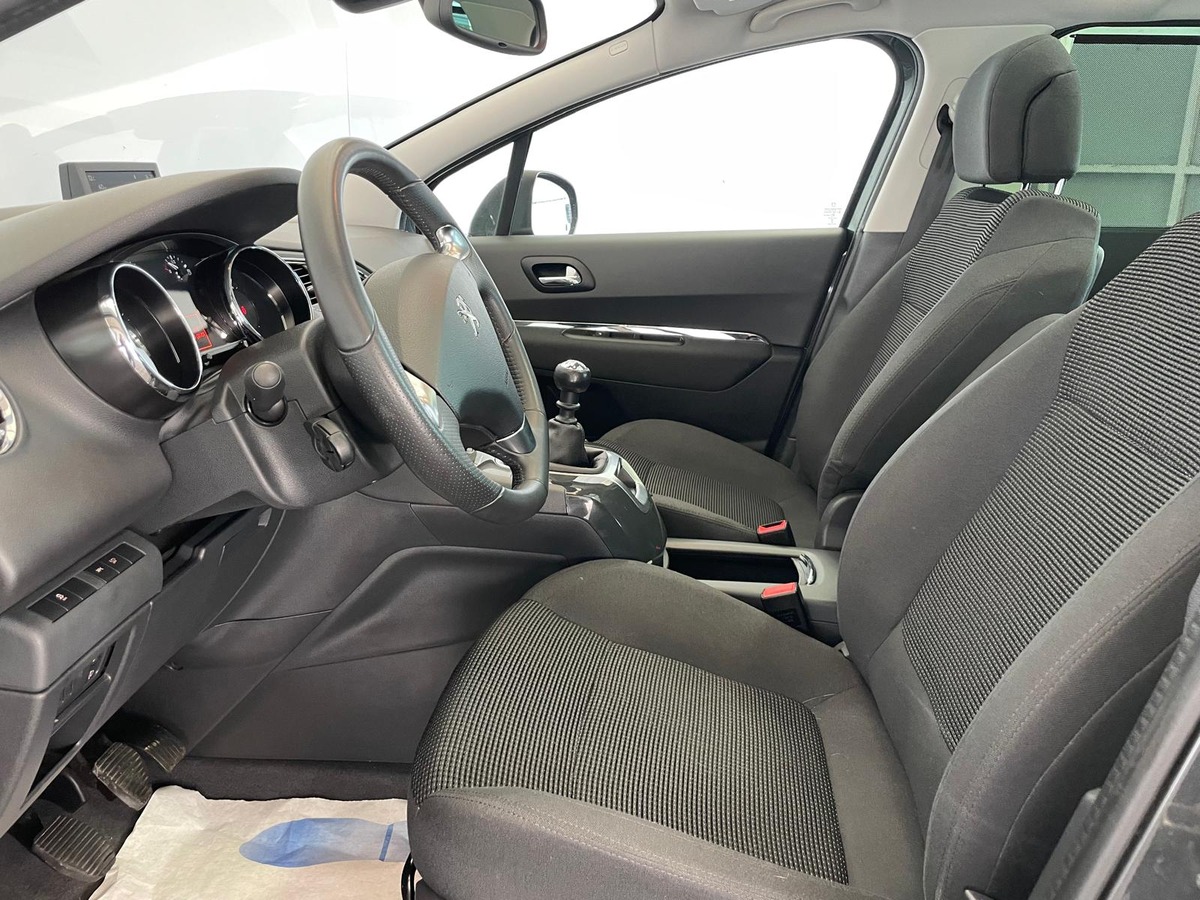 Peugeot 5008 1.6 BLUE-HDI 115 7 PLACES ALLURE