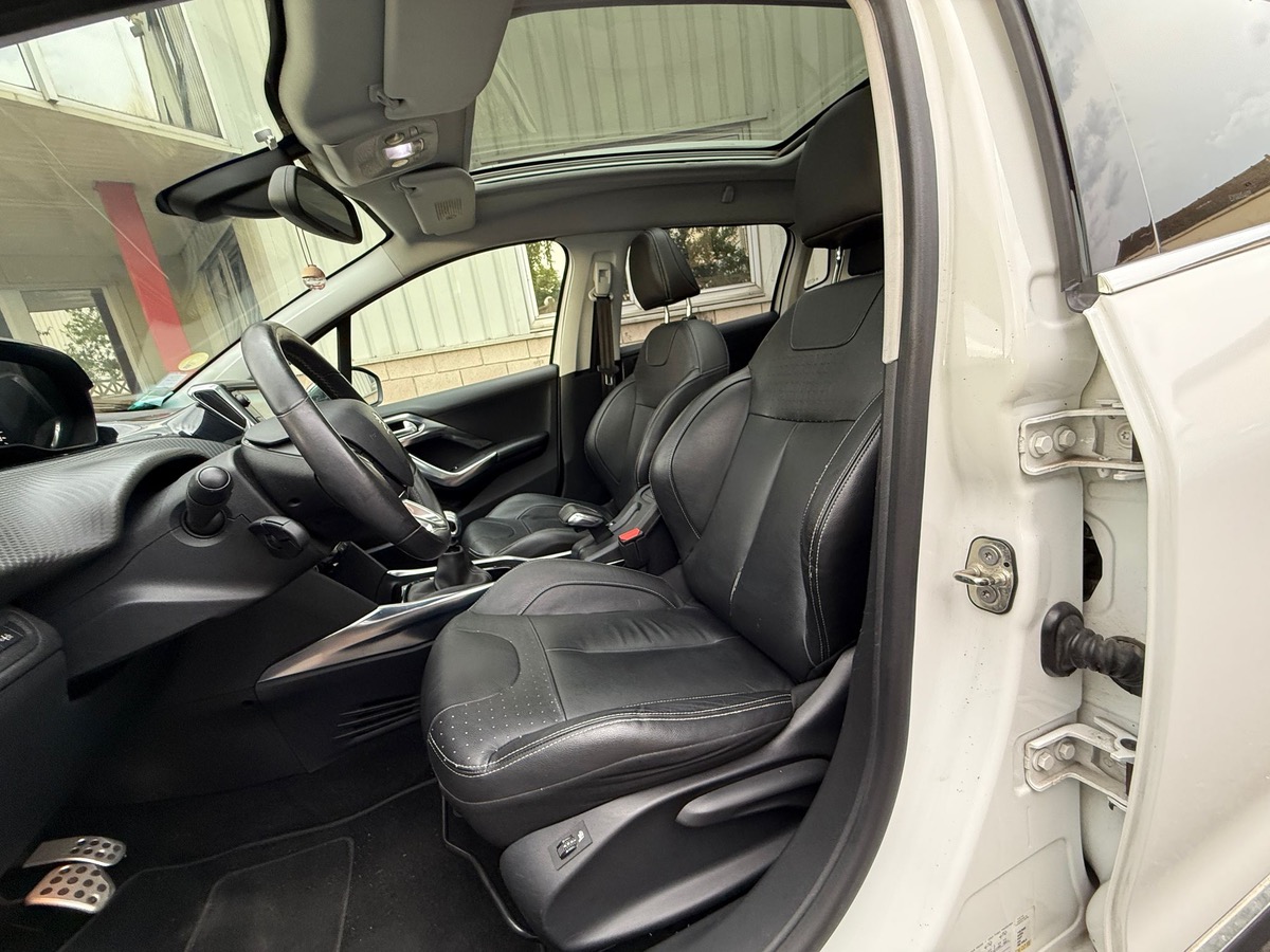 Peugeot 2008 1.6 e-HDI 115 CV féline titane 4XCB