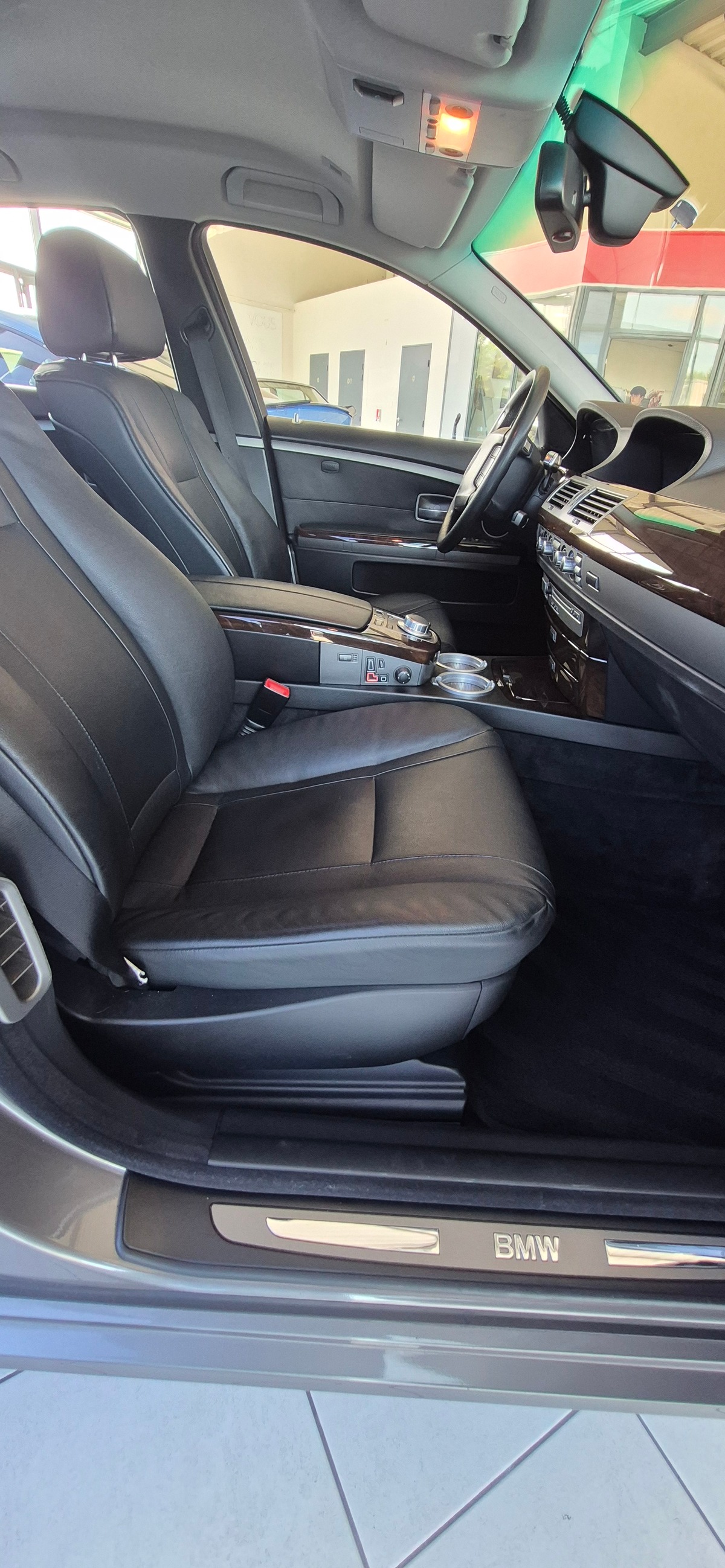 Bmw Série 7 740i 303CV