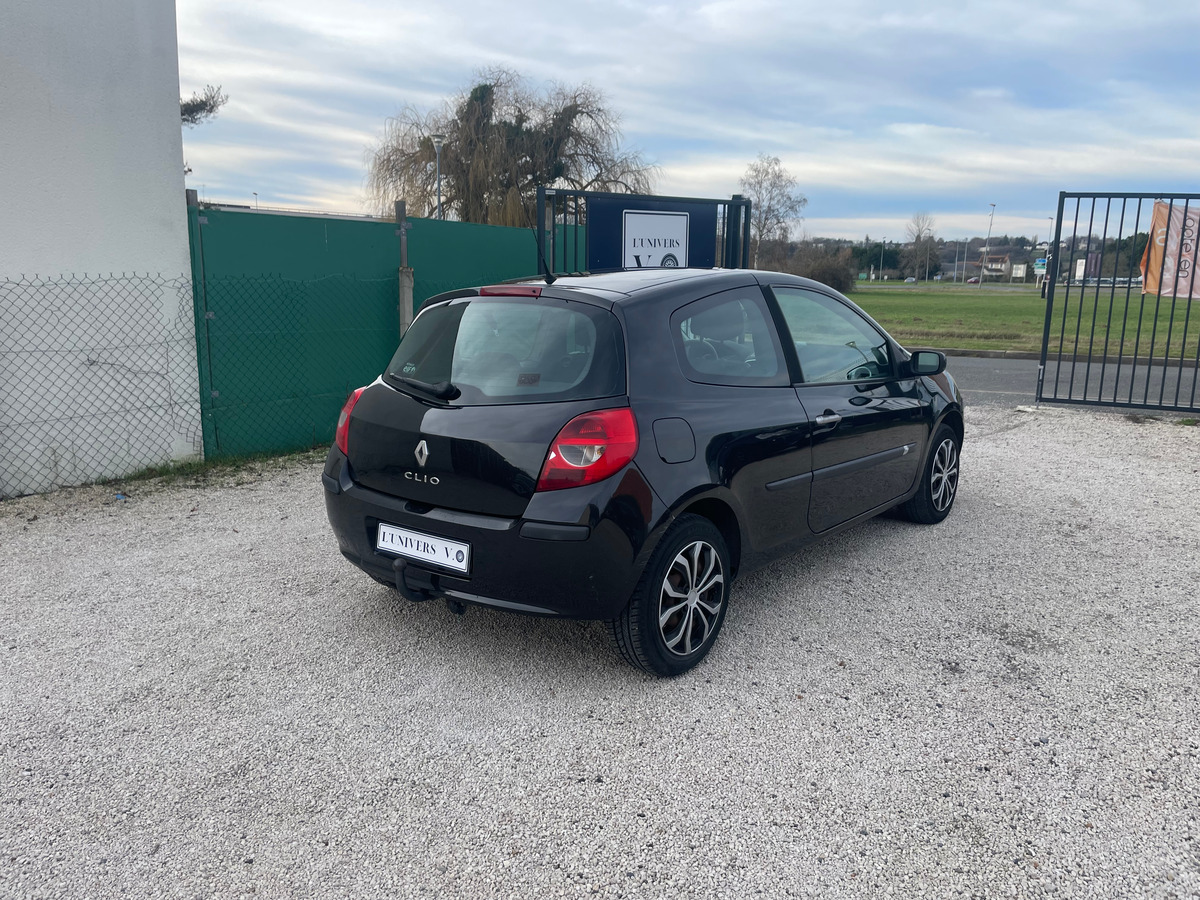 RENAULT Clio 1.5 dci