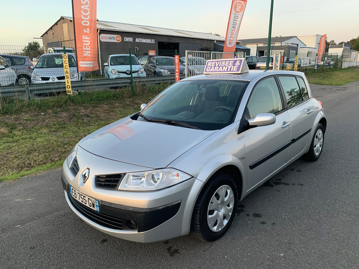 RENAULT Megane mégane 1.4i 16v - 98CH 78072KM