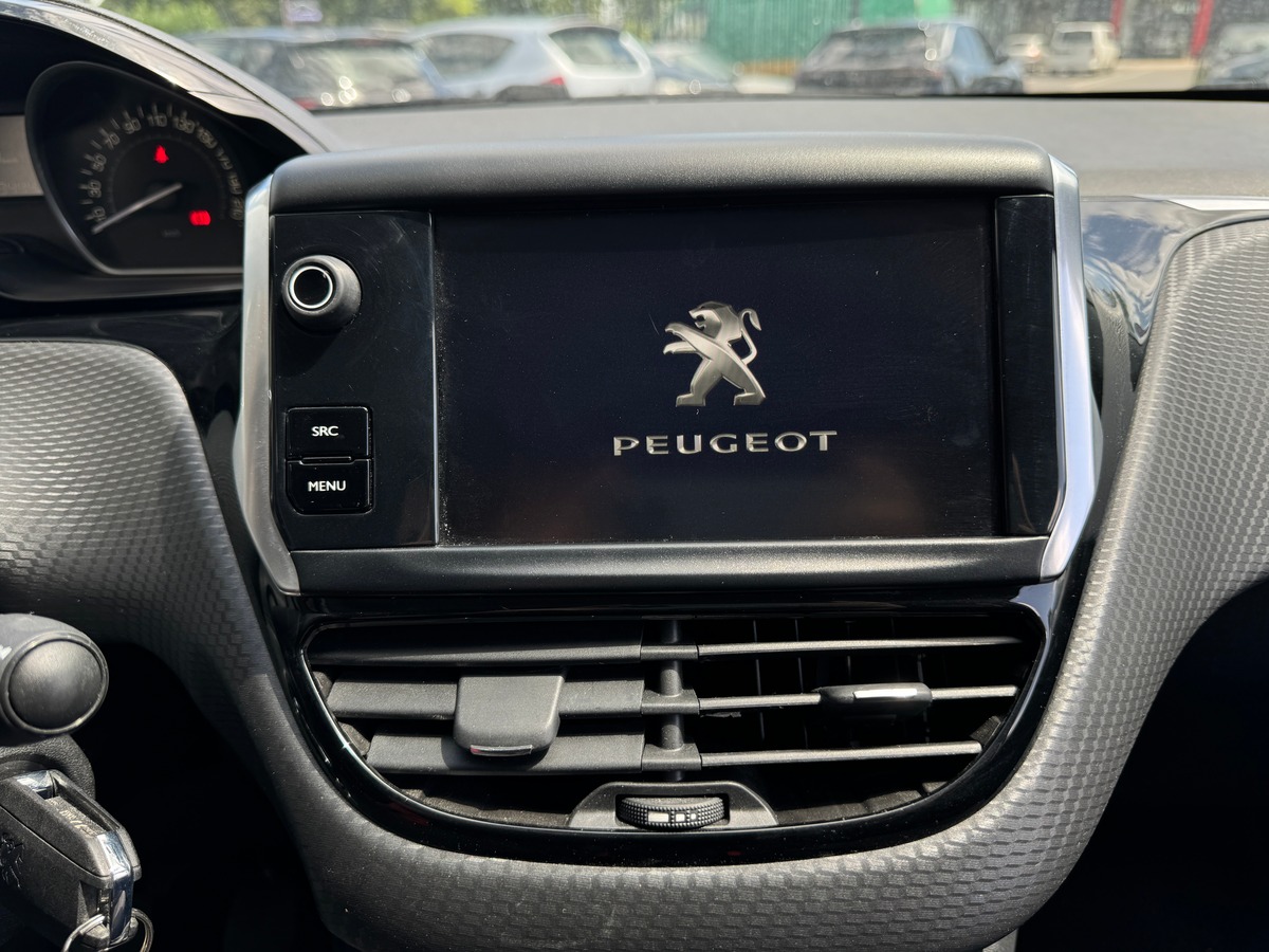 Peugeot 208 Style 1.2 82 cv ECRAN MULTIMEDIA