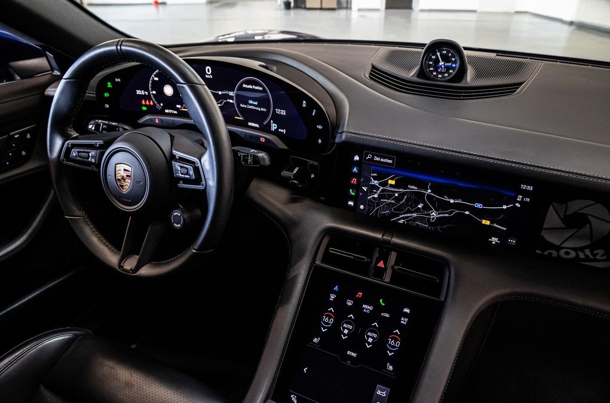 Porsche Taycan 4S avec batterie performance plus / Bose