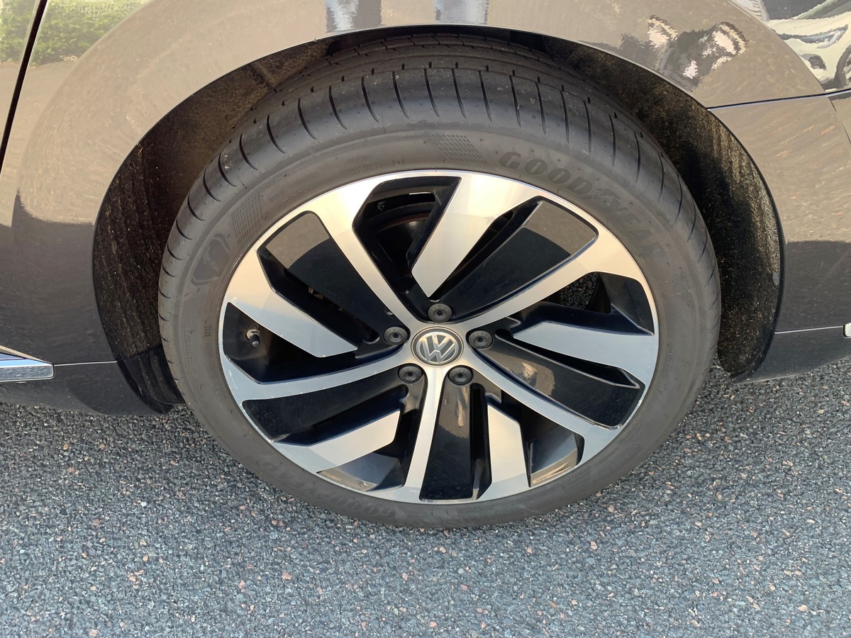 Volkswagen Arteon R-LINE