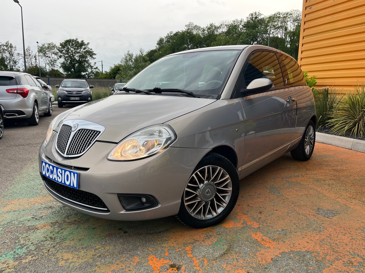 Lancia Ypsilon 1.4 i 95 ch ORO