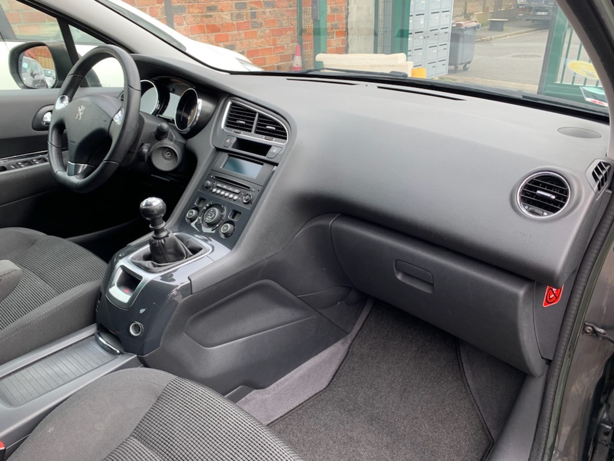 Peugeot 5008 1.6 e-HDI 115 CV styles 4X