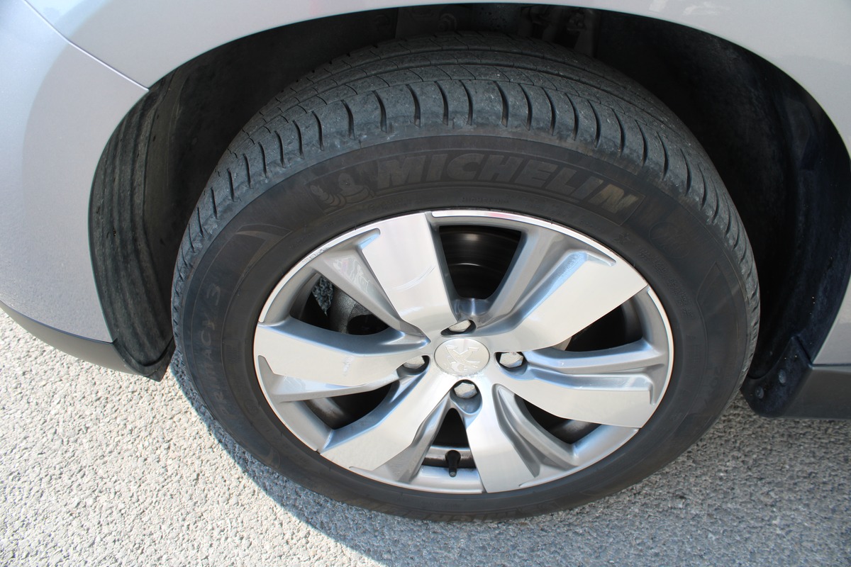 Peugeot 2008 1.6 E-HDI 92 BLUE LION ALLURE ETG6