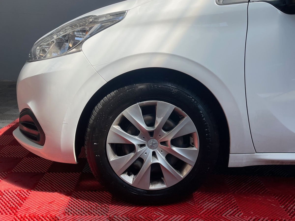 Peugeot 208 1.6 hdi Like 75ch Garantie 6 mois ✅