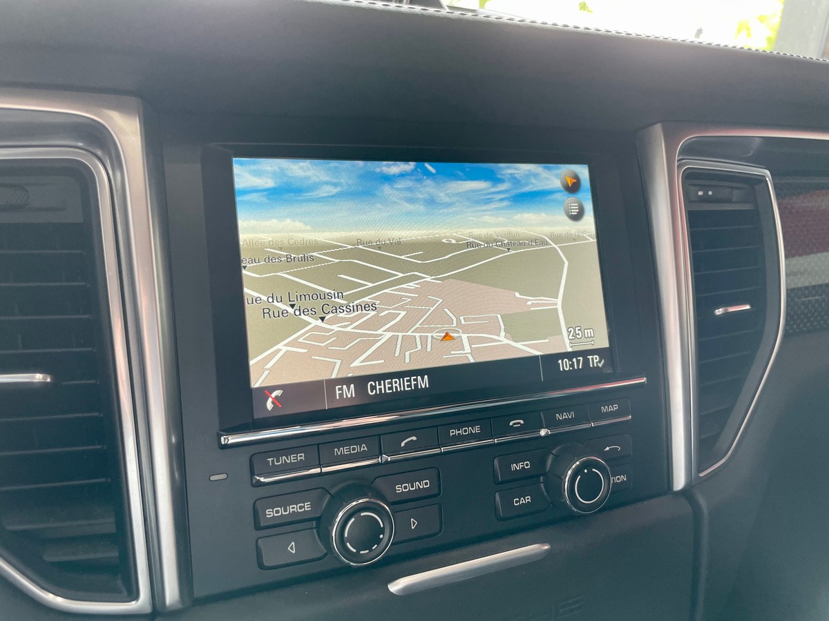 Porsche Macan 3.6 V6 TURBO 400 Full Options a
