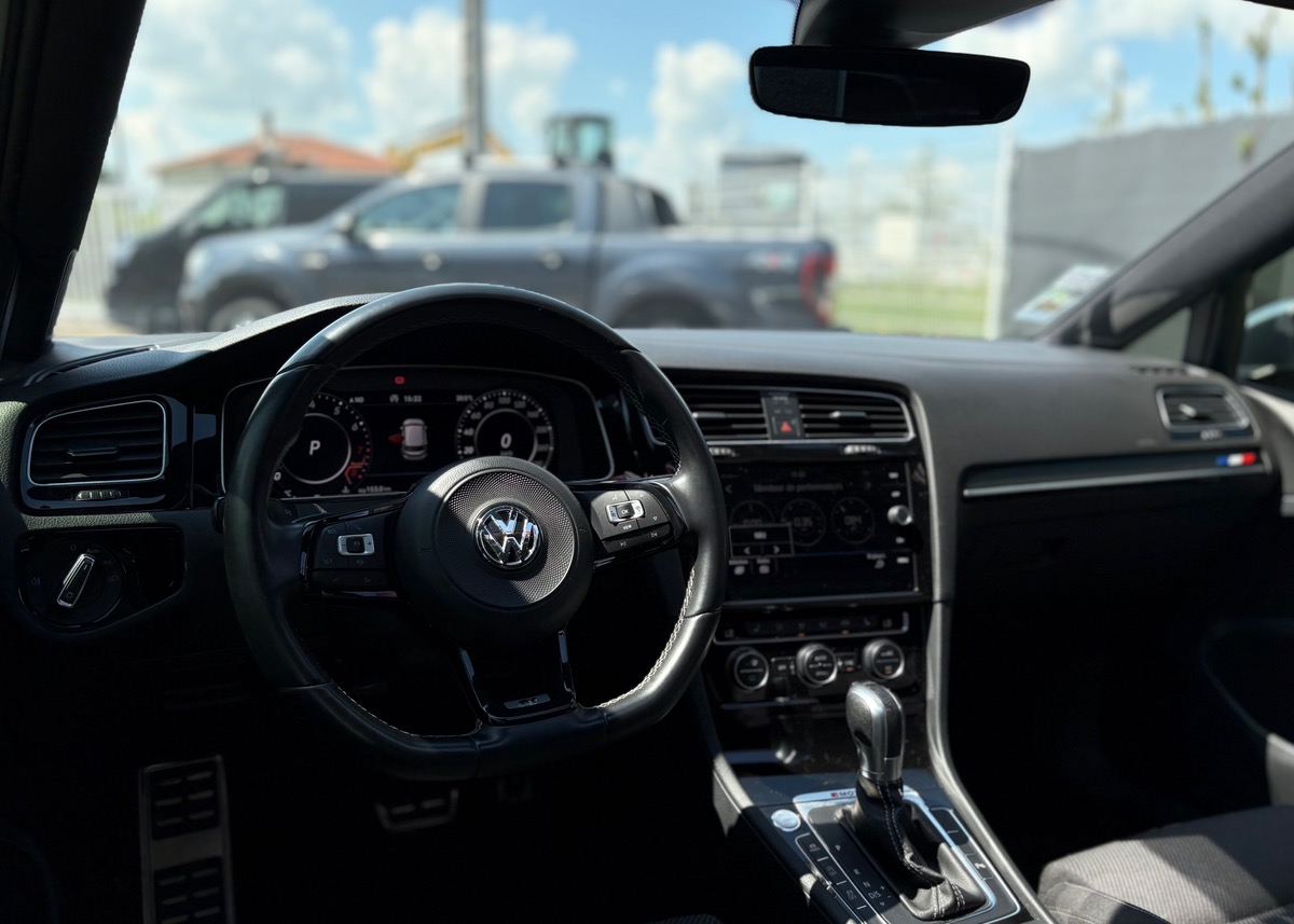 Volkswagen Golf VII (2) 2.0 TSI 300 R 4MOTION DSG7 5P
