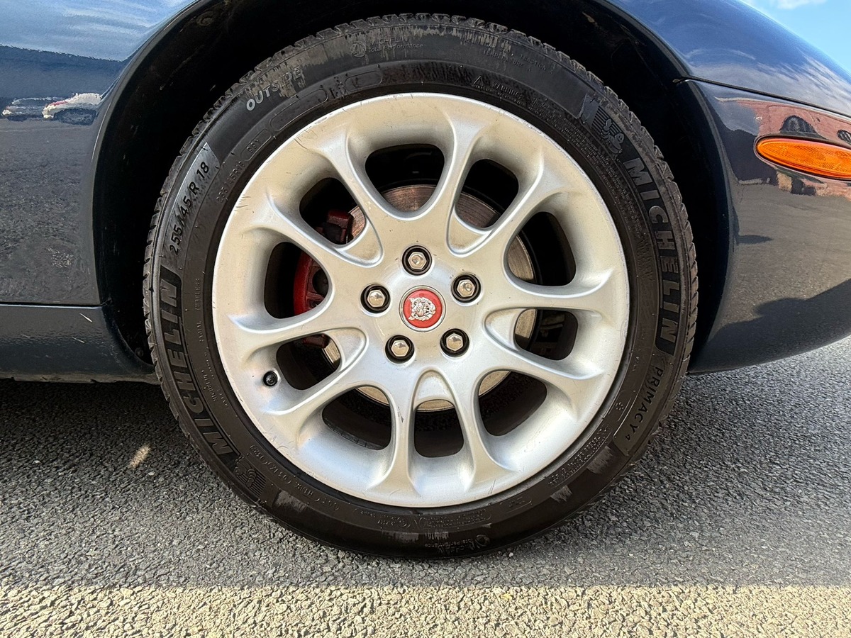 Jaguar XKR 2000