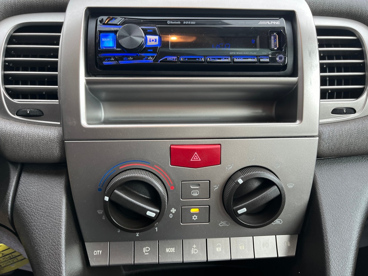 Lancia Ypsilon 1.4 i 95 ch ORO