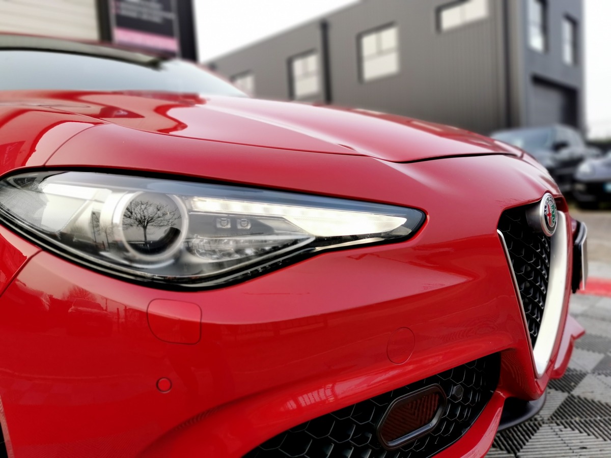 Alfa Romeo Giulia 2.2JTD AWD Q4 VELOCE 210 AT8 jj