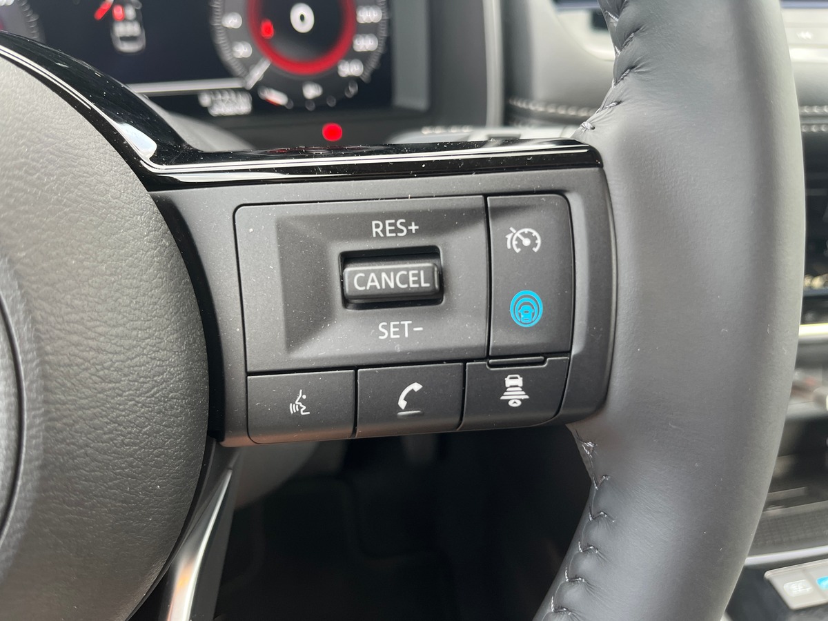 Nissan NISSAN X TRAIL E POWER 204CH TEKNA, 3 ANS D'ENTRETIENS INCLUS, TOIT OUVRANT, SIEGES CHAUFFANT