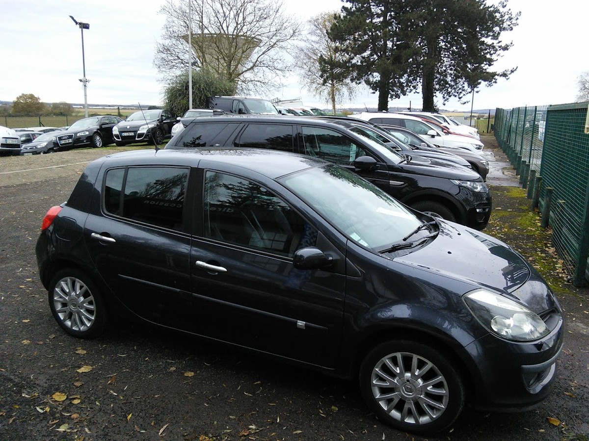 RENAULT Clio 1.5 dCi 86 CV  CLIM - MOTEUR REMPLACE